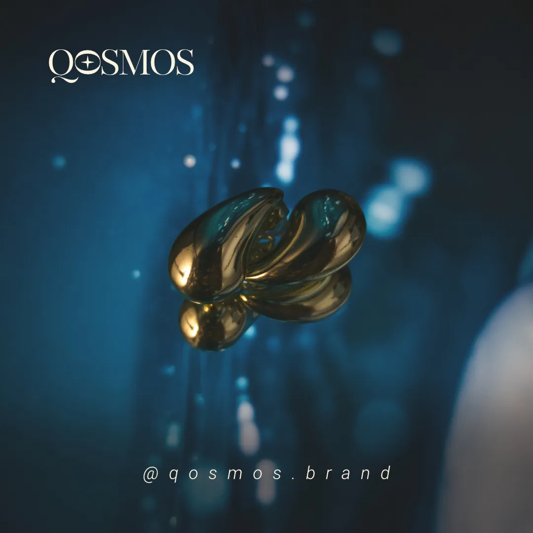 Post de Qosmos aretes con forma de gotas con fondo de océano